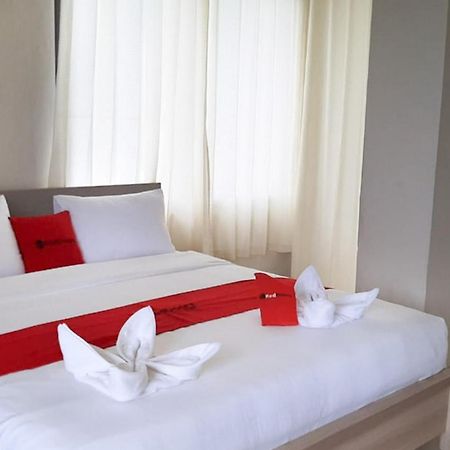 Reddoorz Plus @ Bitung City Center Exterior foto