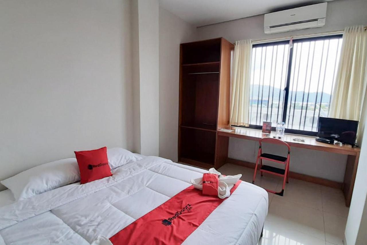 Reddoorz Plus @ Bitung City Center Exterior foto